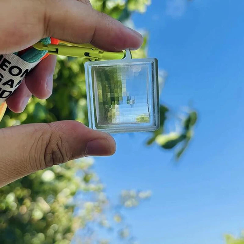 Pixel Filter Keychain – Retro Gaming Pixel Lens